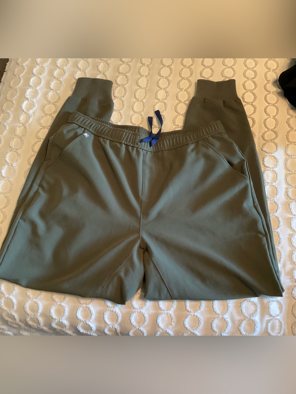 Figs Men's Tansen Jogger Sweatpants - Olive w/Blue Drawstring